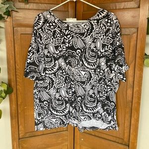 Plus size black and white shirt